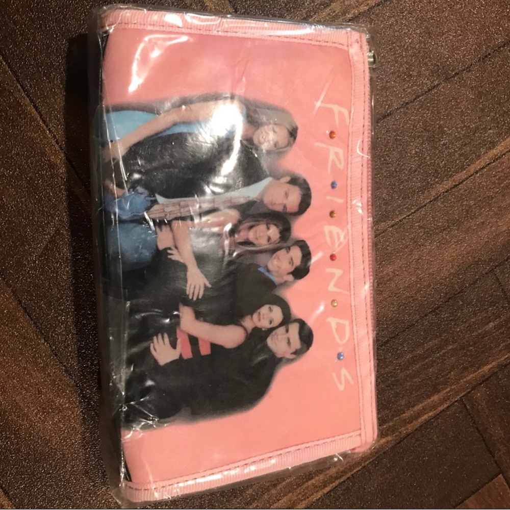 Friends wallet/pouch with zipper